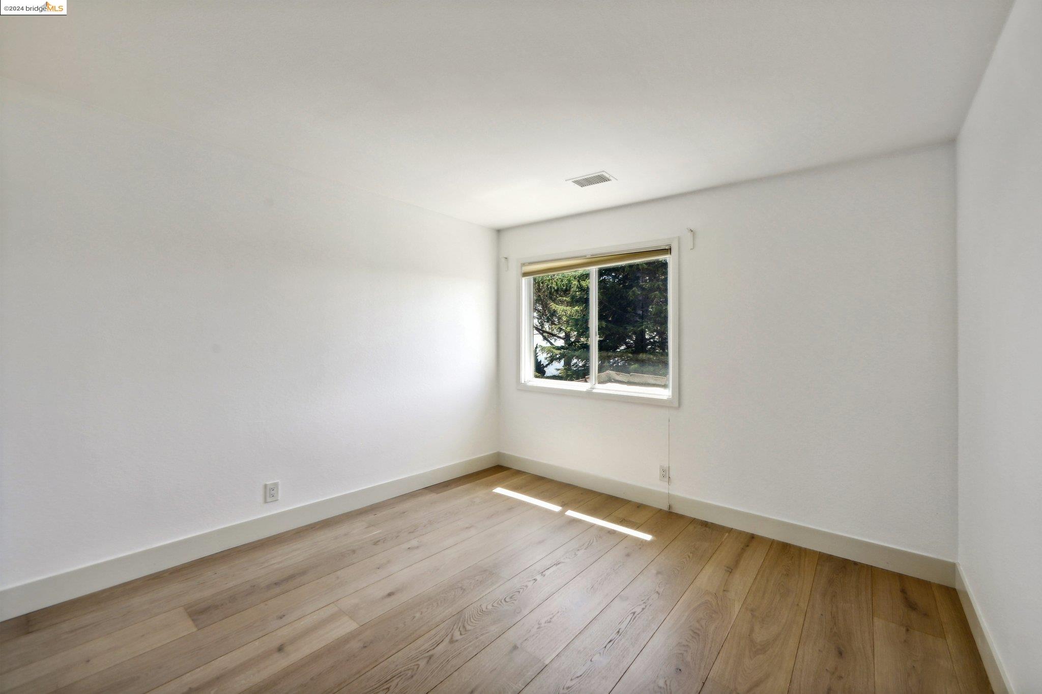 5028 Crystal Ridge Ct