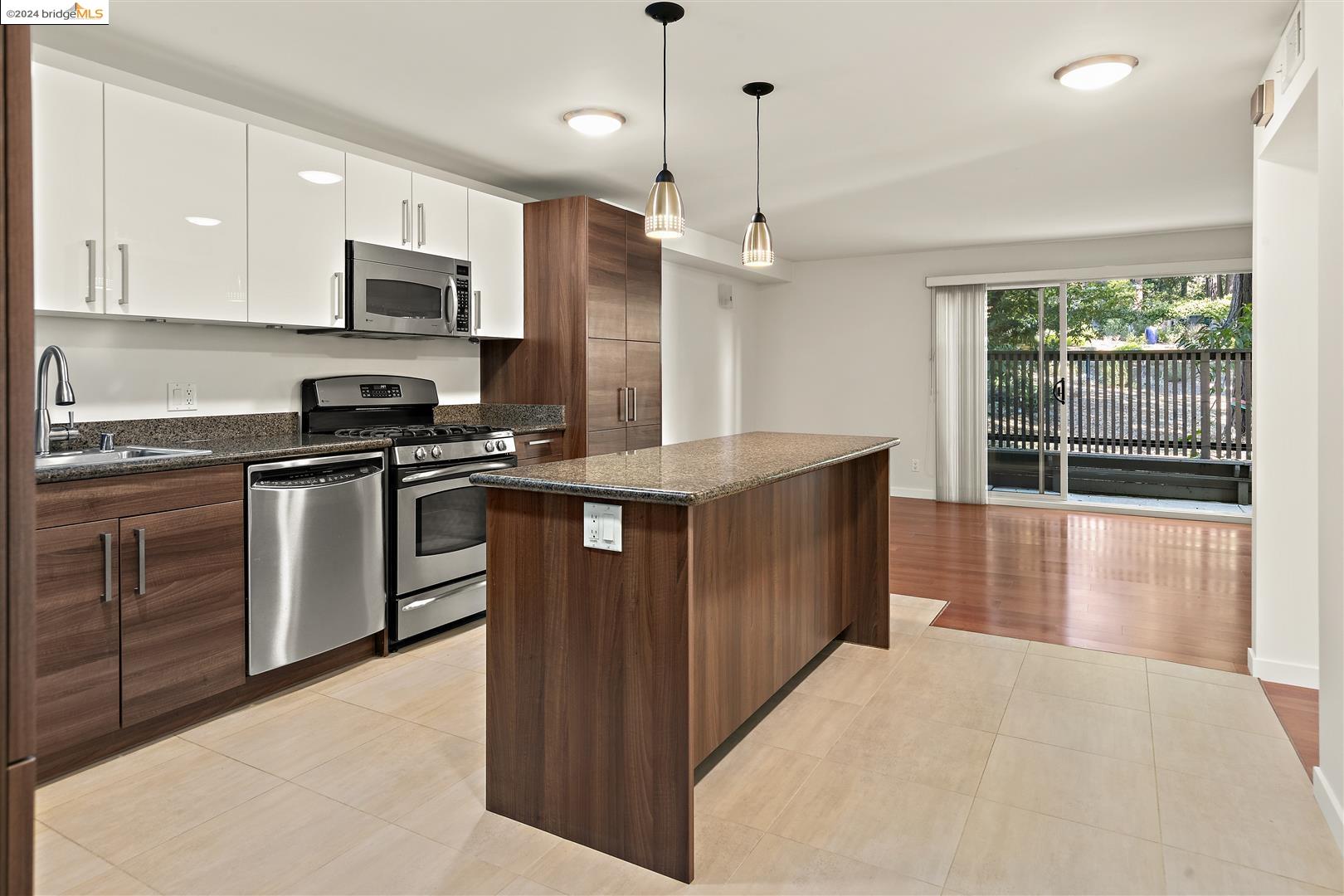 2130 Mountain Blvd # 101