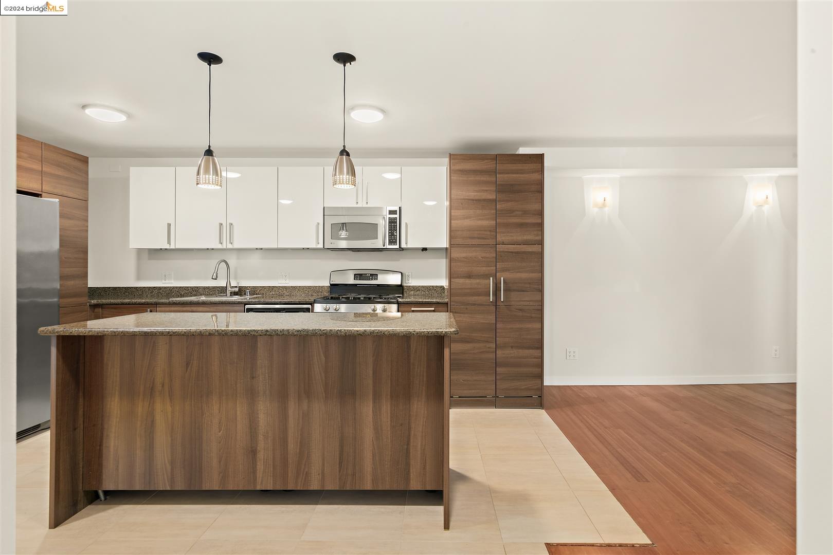 2130 Mountain Blvd # 101