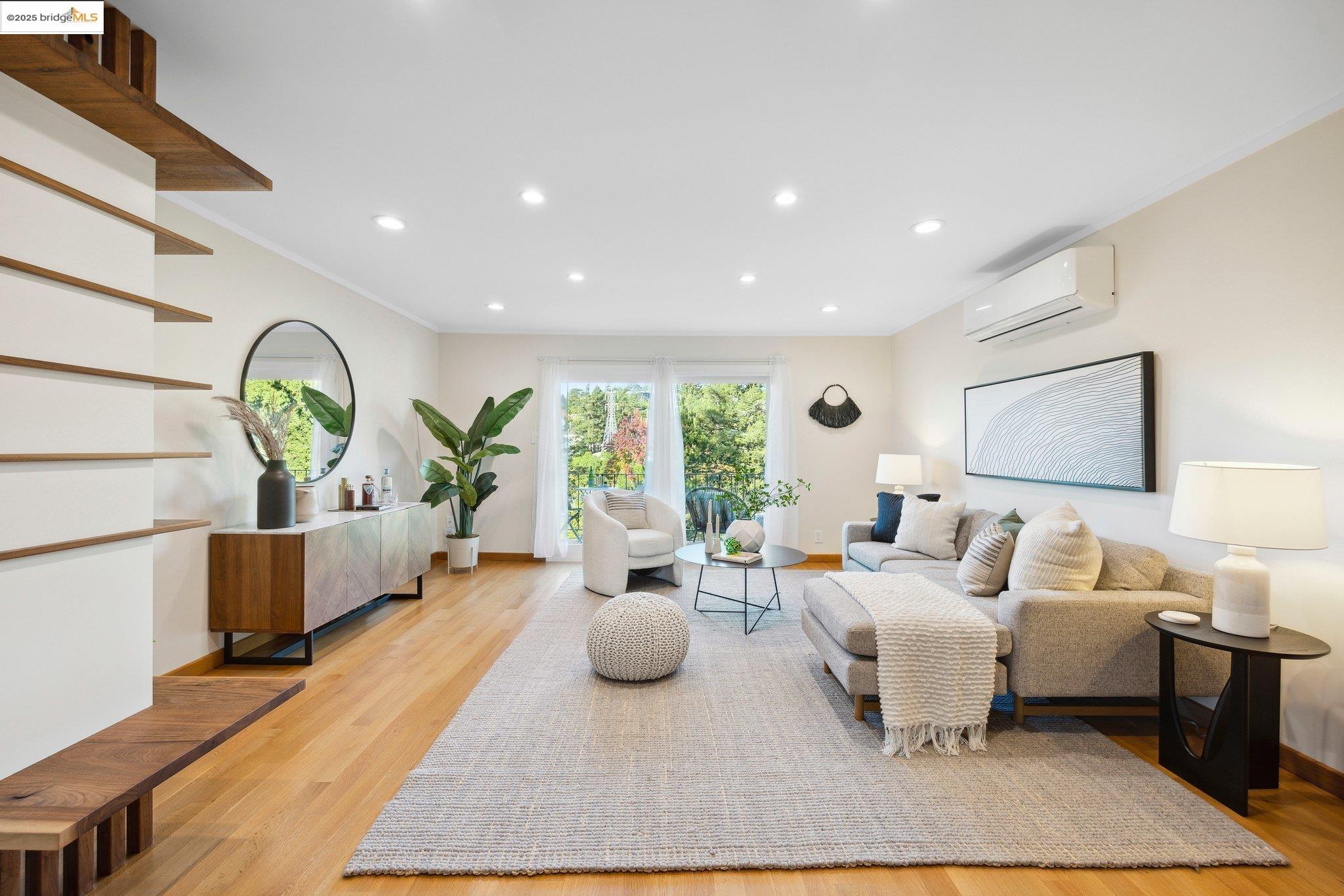 1124 Hollywood Ave # 2