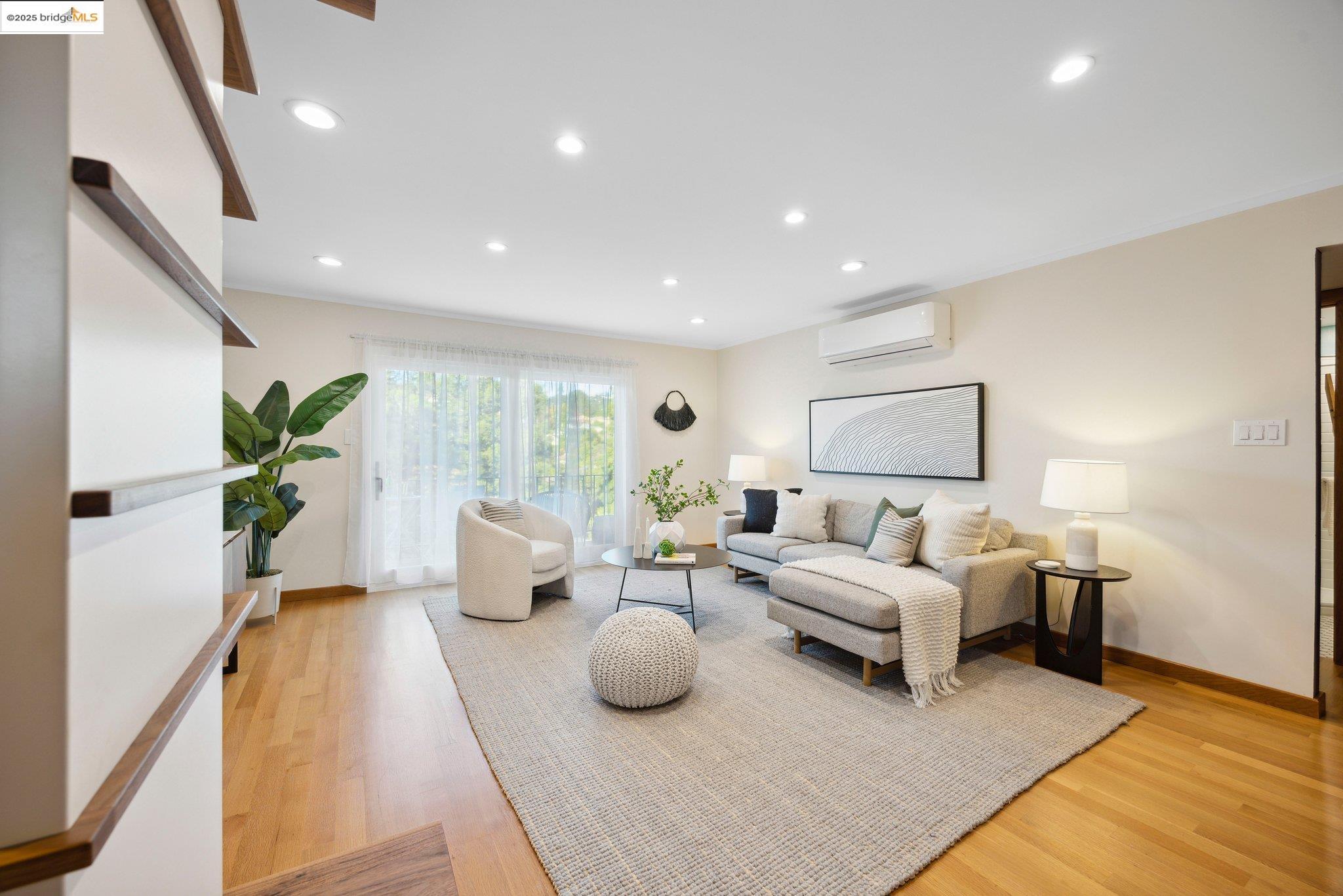 1124 Hollywood Ave # 2