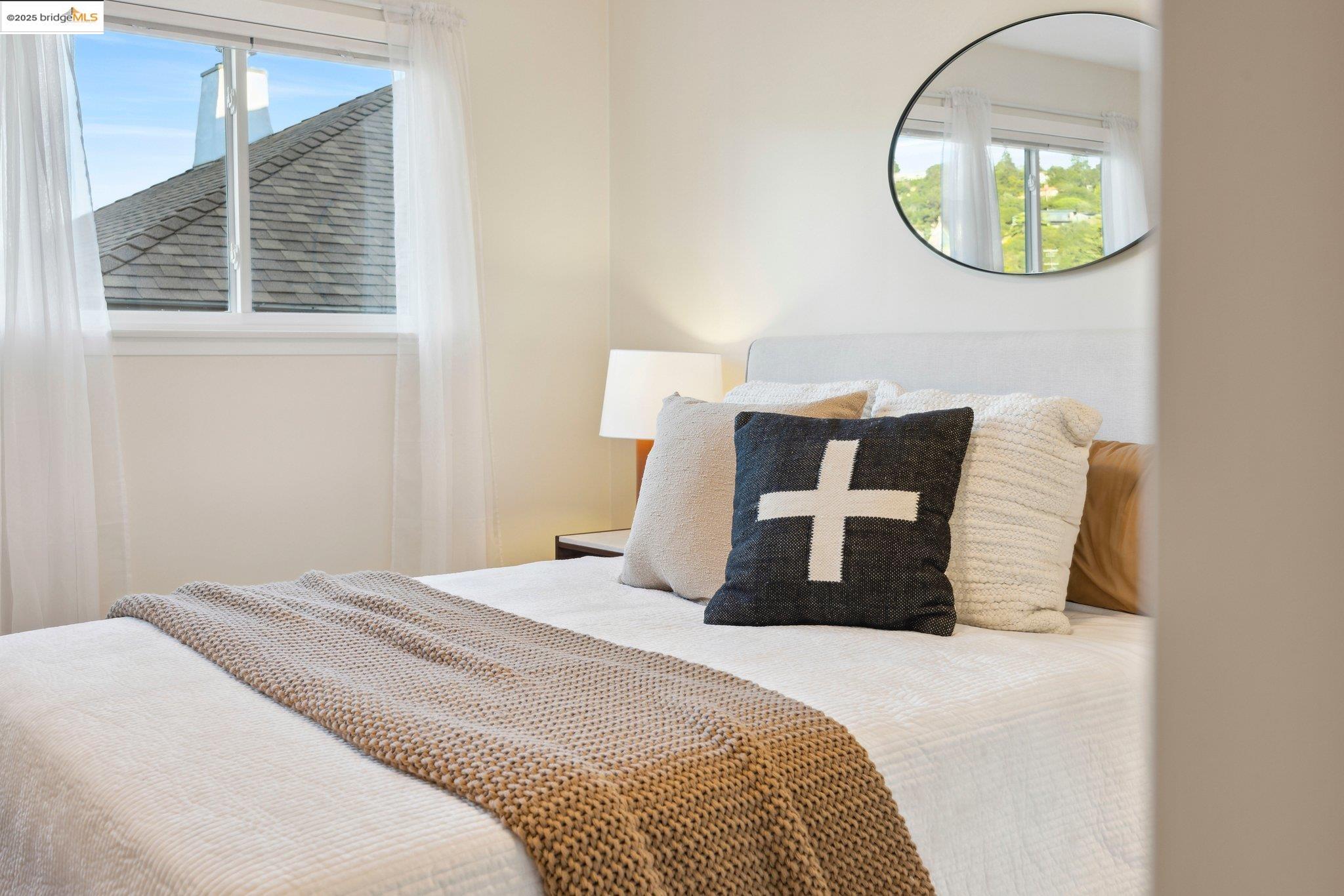 1124 Hollywood Ave # 2