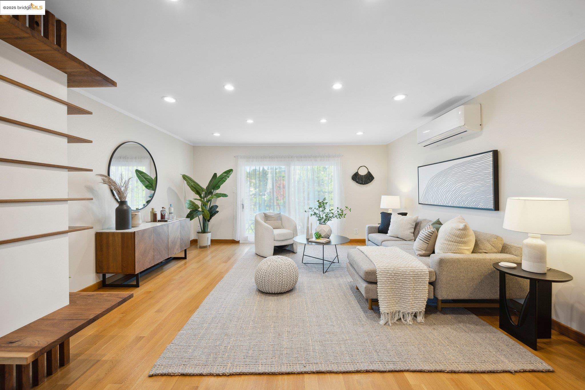 1124 Hollywood Ave # 2