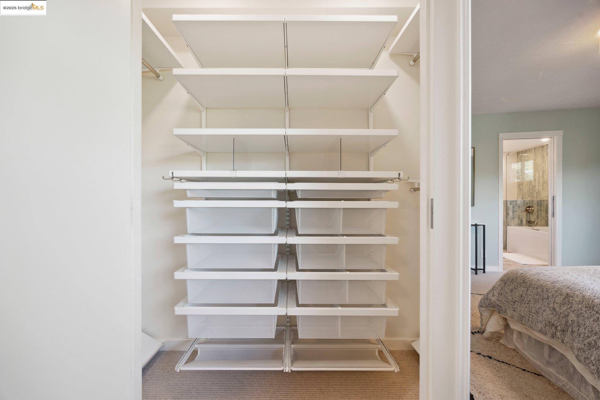 1124 Hollywood Ave # 2