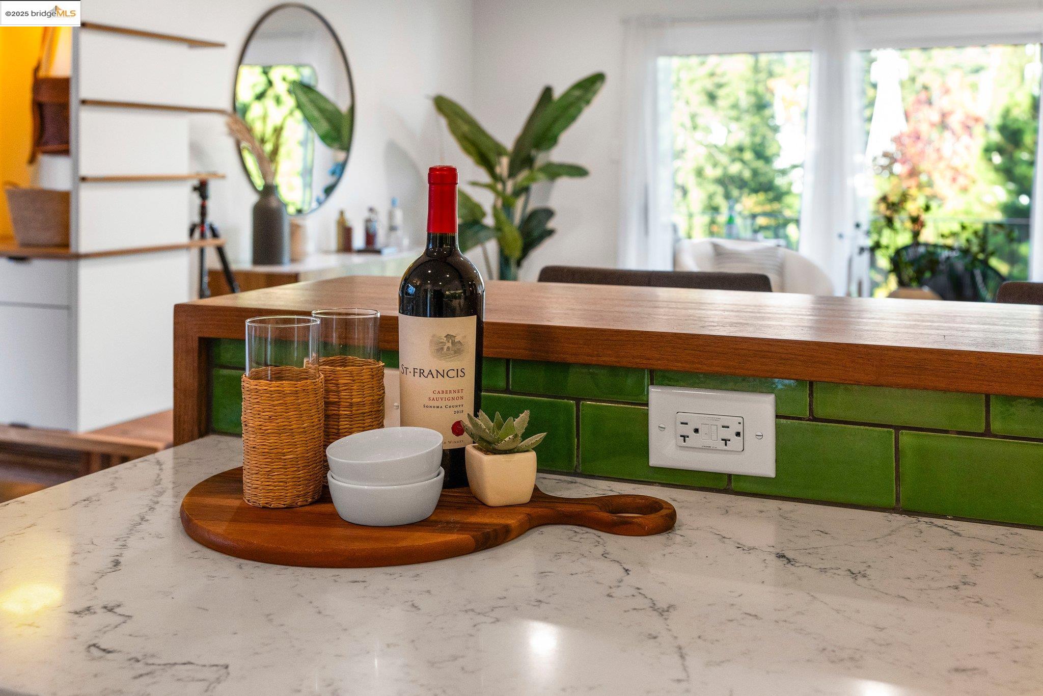 1124 Hollywood Ave # 2