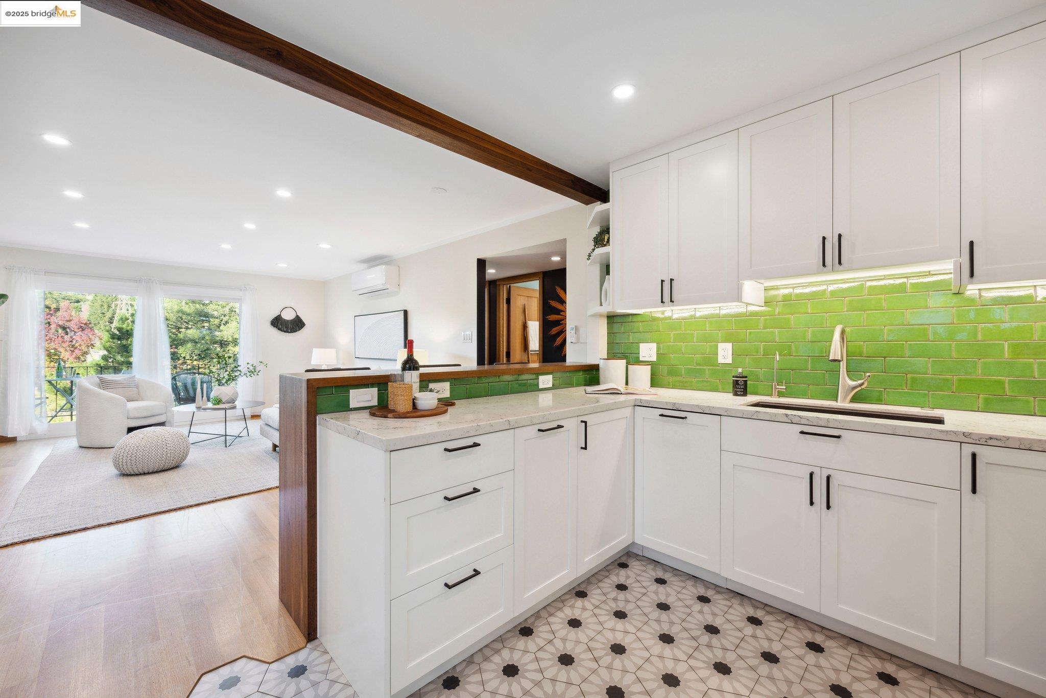 1124 Hollywood Ave # 2