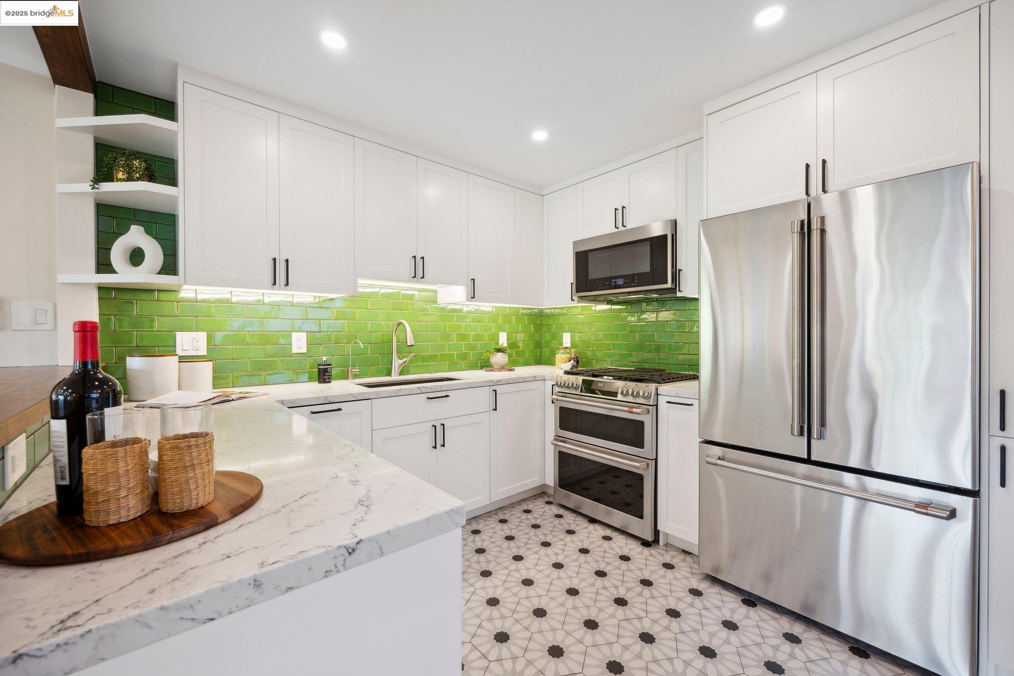 1124 Hollywood Ave # 2