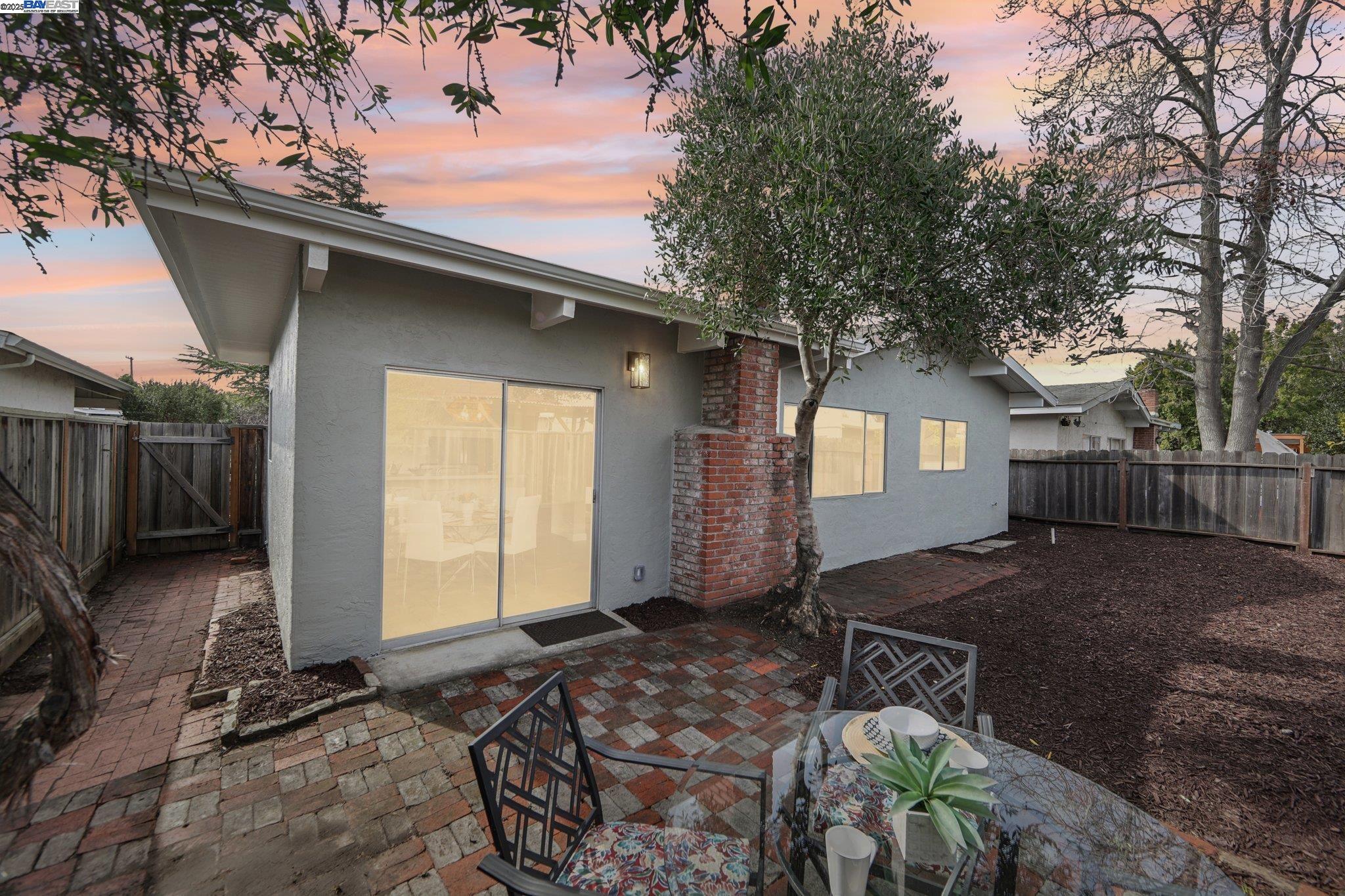 1145 Rosewood Way