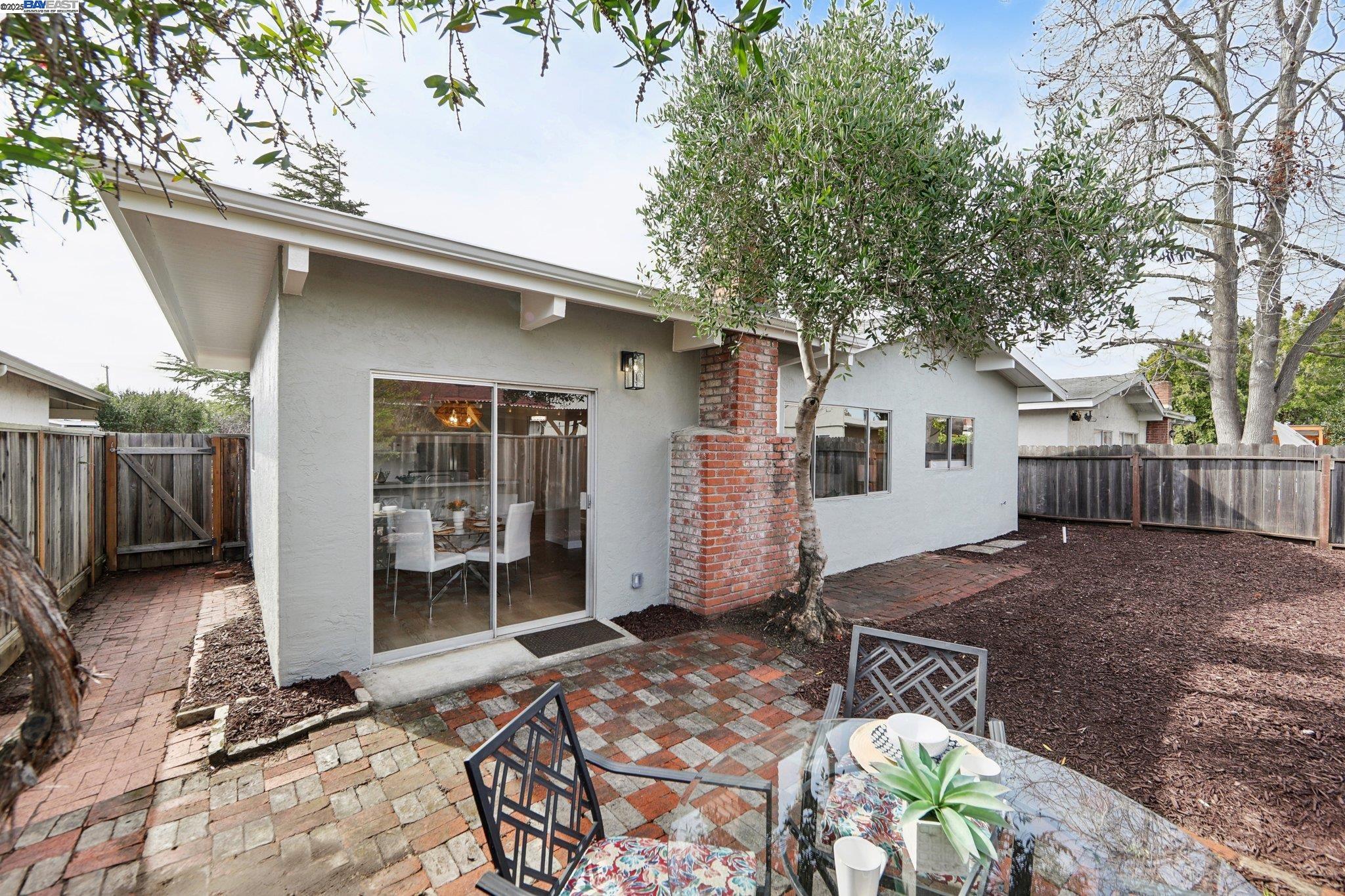 1145 Rosewood Way