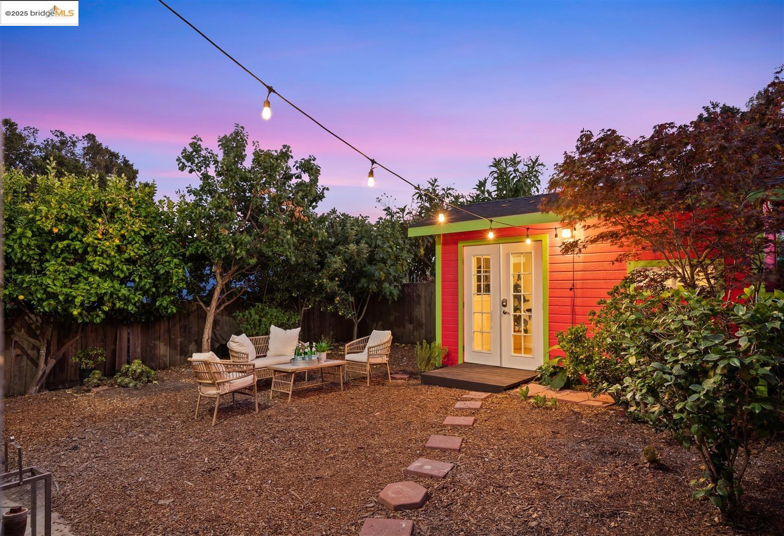 4207 Aqua Vista St