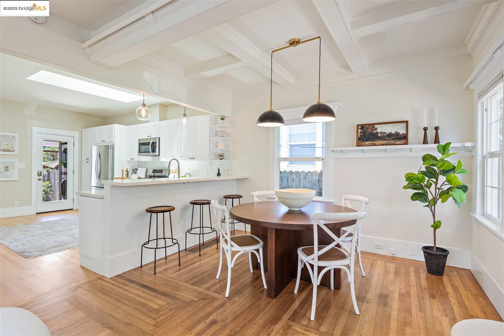 4207 Aqua Vista St