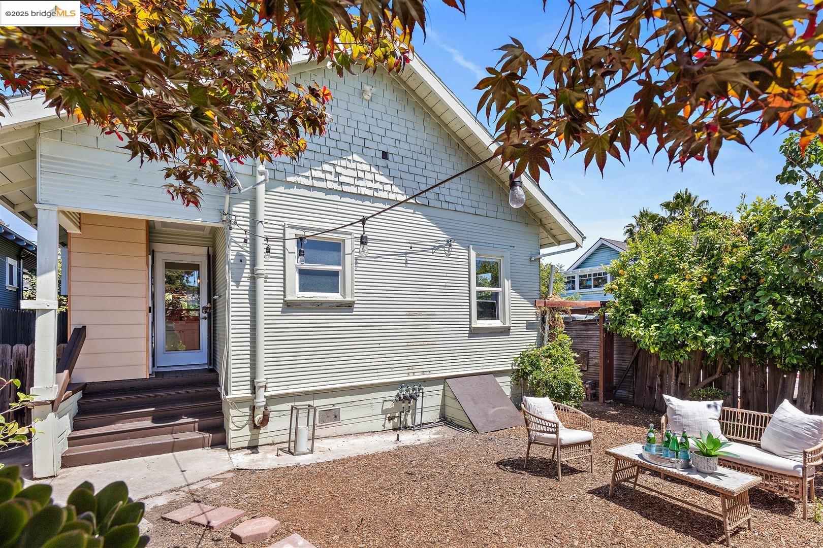 4207 Aqua Vista St