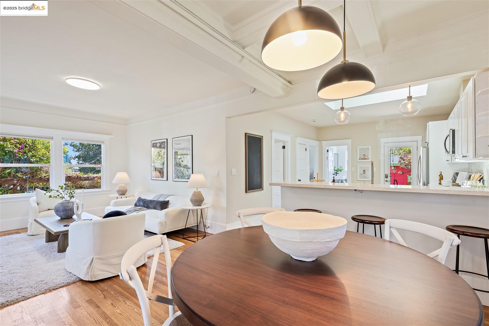 4207 Aqua Vista St