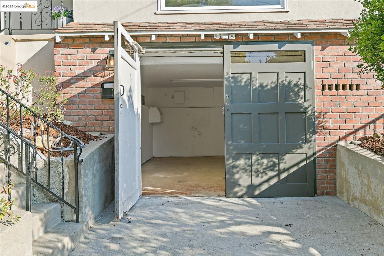 3920 Coolidge Ave