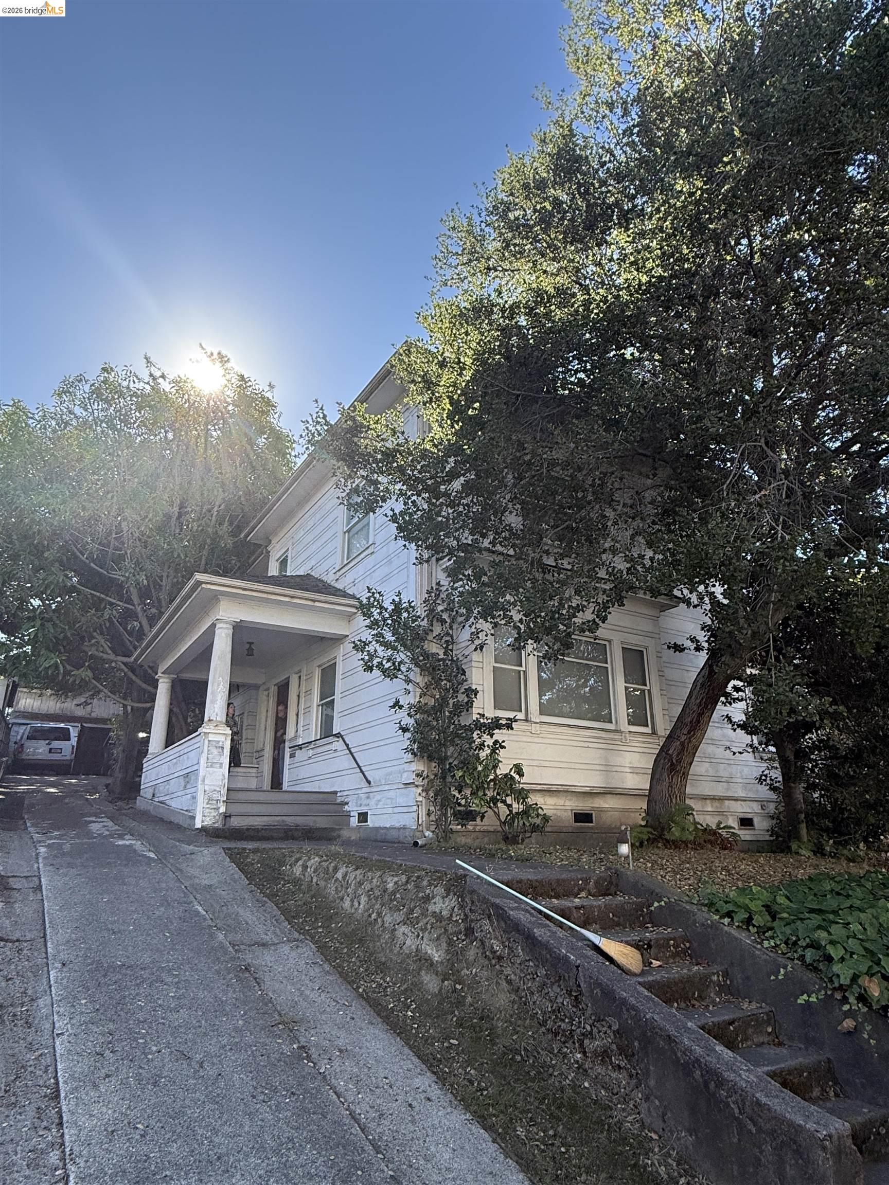 374 Jayne Ave