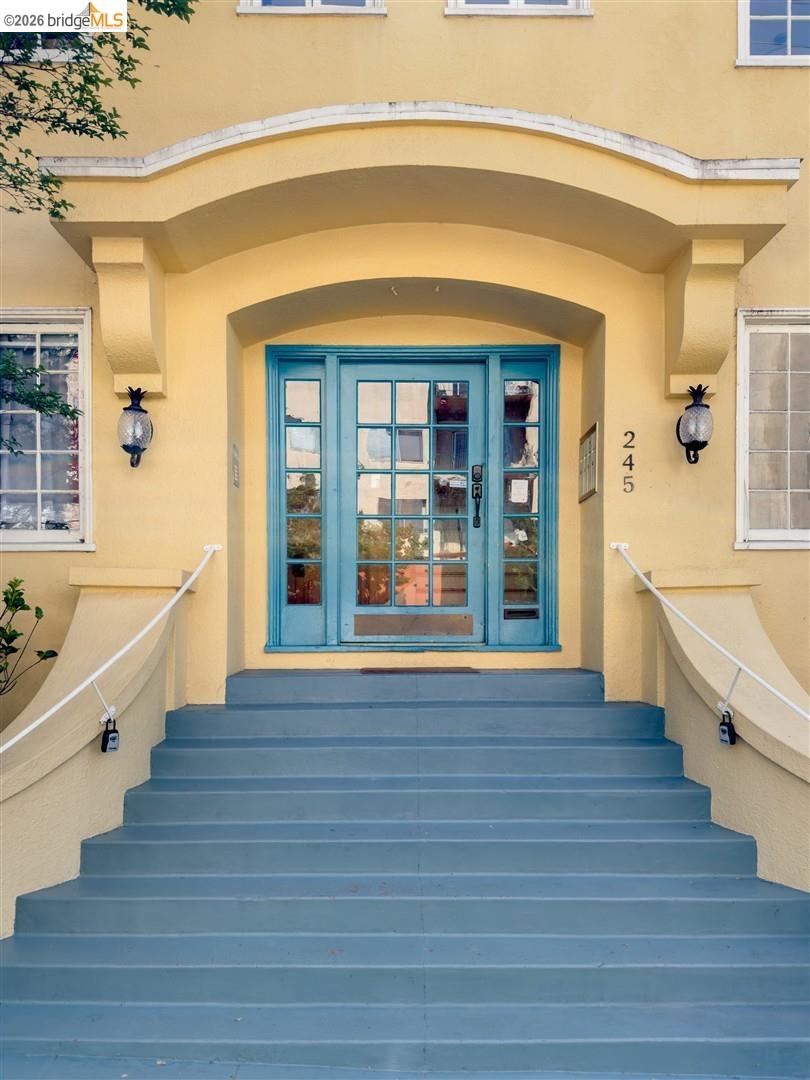 245 29th St # 4 Unit: #4