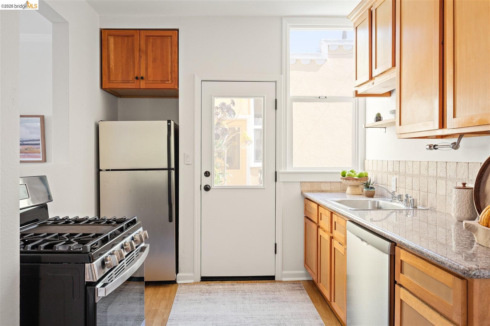 245 29th St # 4 Unit: #4