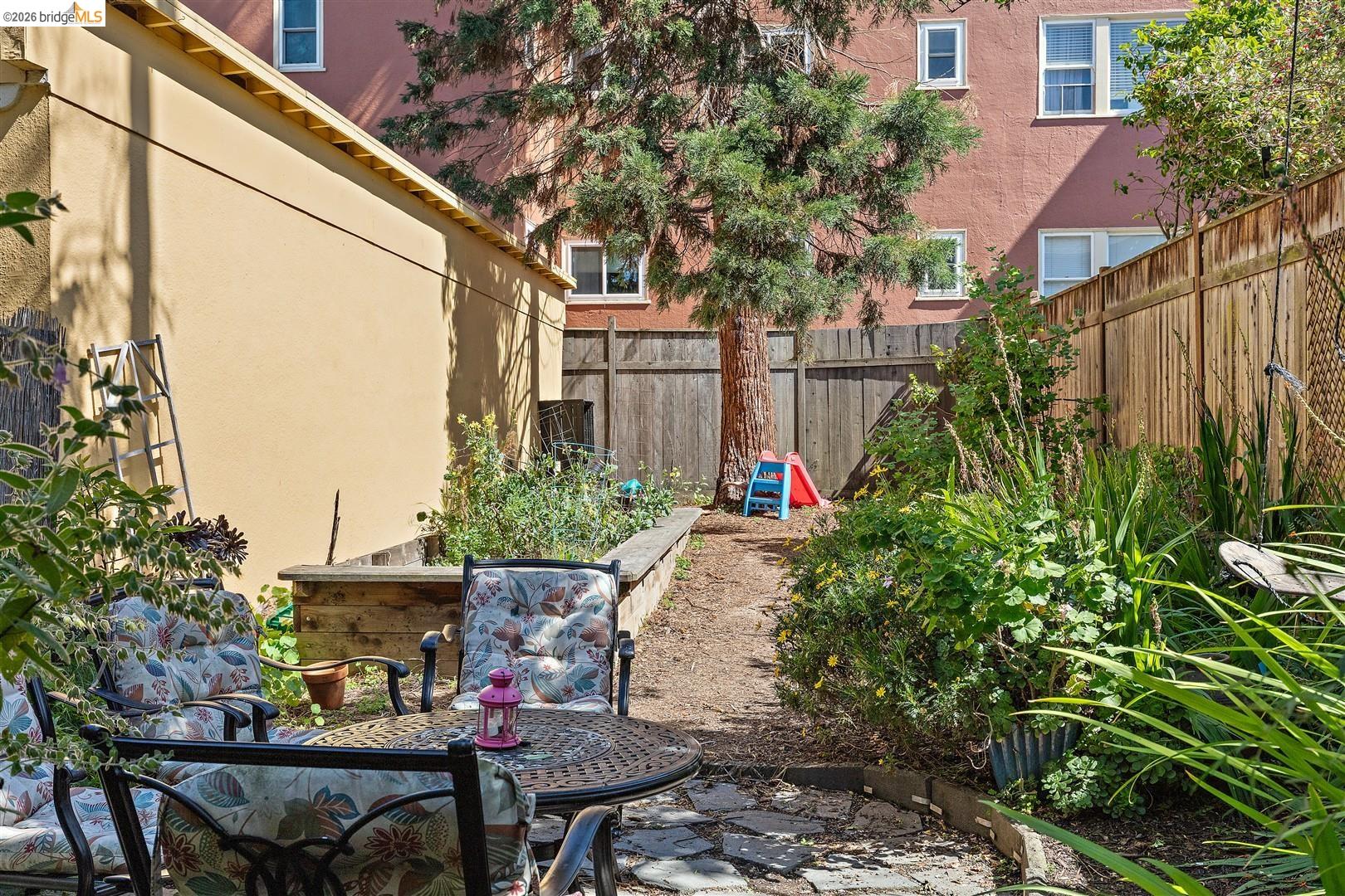 245 29th St # 4 Unit: #4