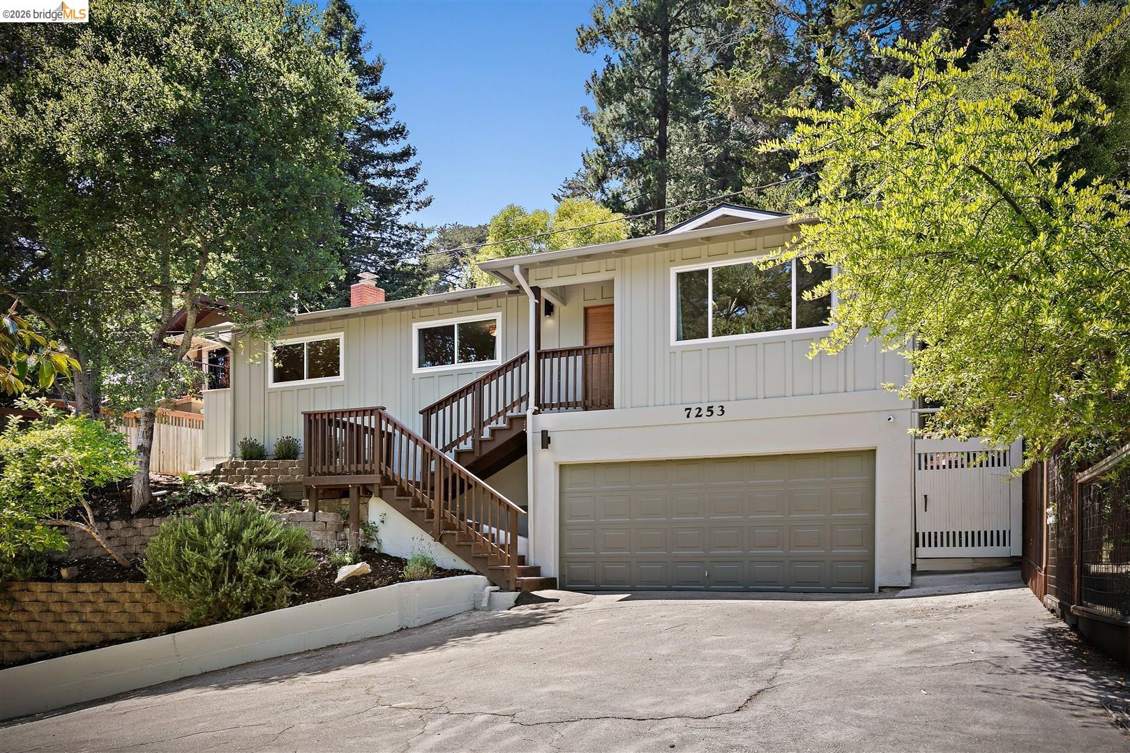7253 Sayre Dr