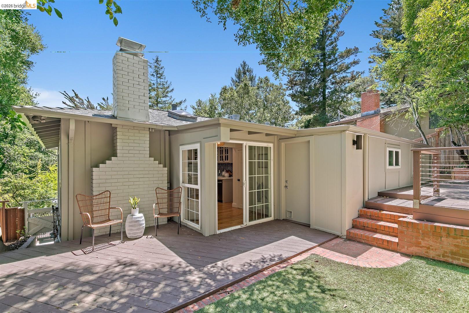 7253 Sayre Dr
