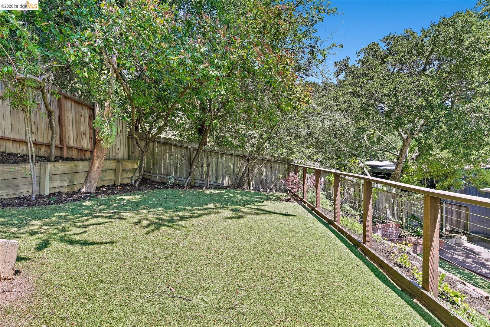 7253 Sayre Dr