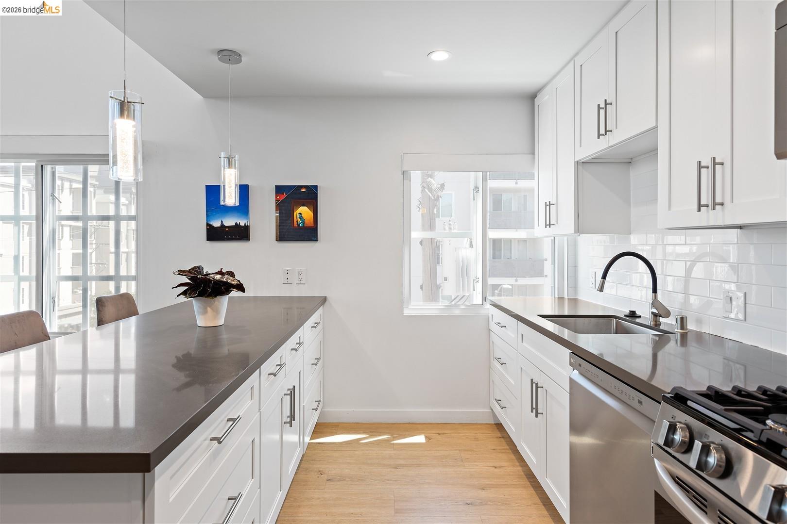 201 3rd St # 302