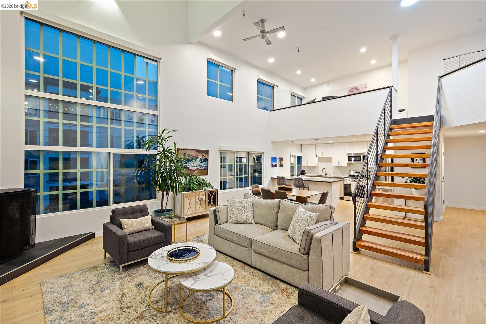 201 3rd St # 302