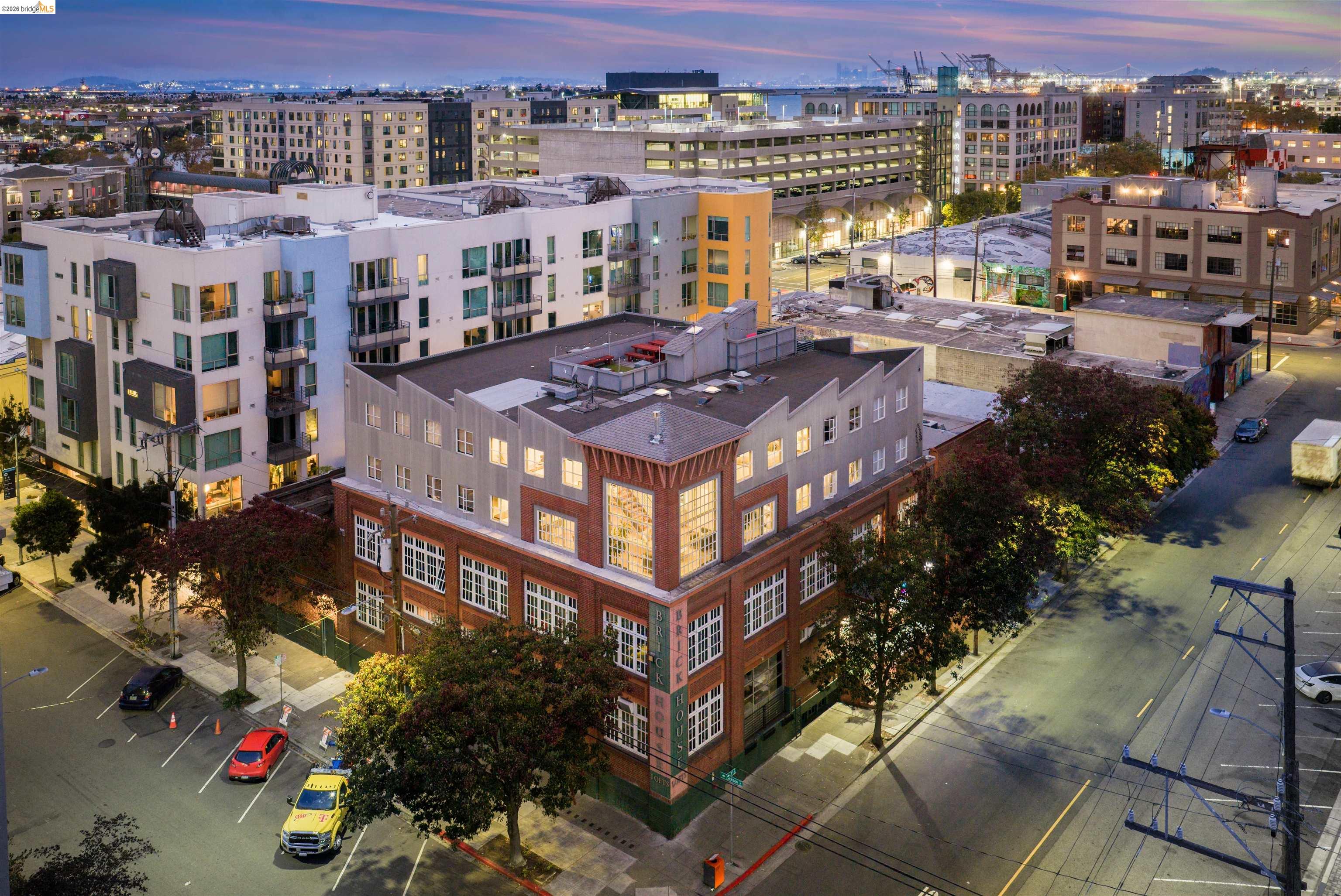 201 3rd St # 302