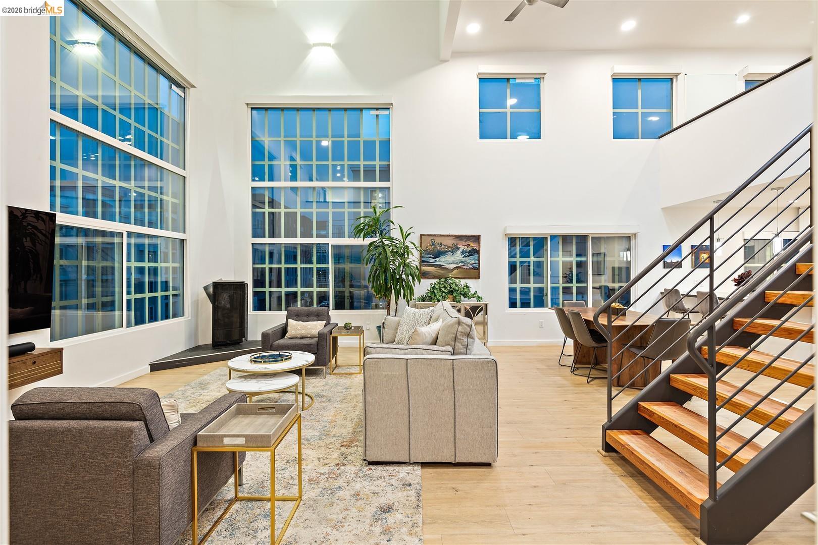 201 3rd St # 302