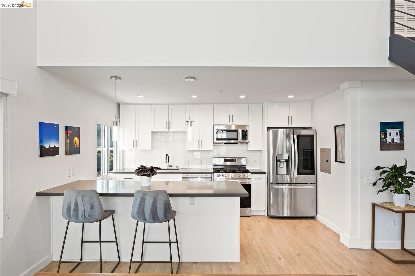 201 3rd St # 302