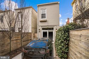 1427 35th Street NW
