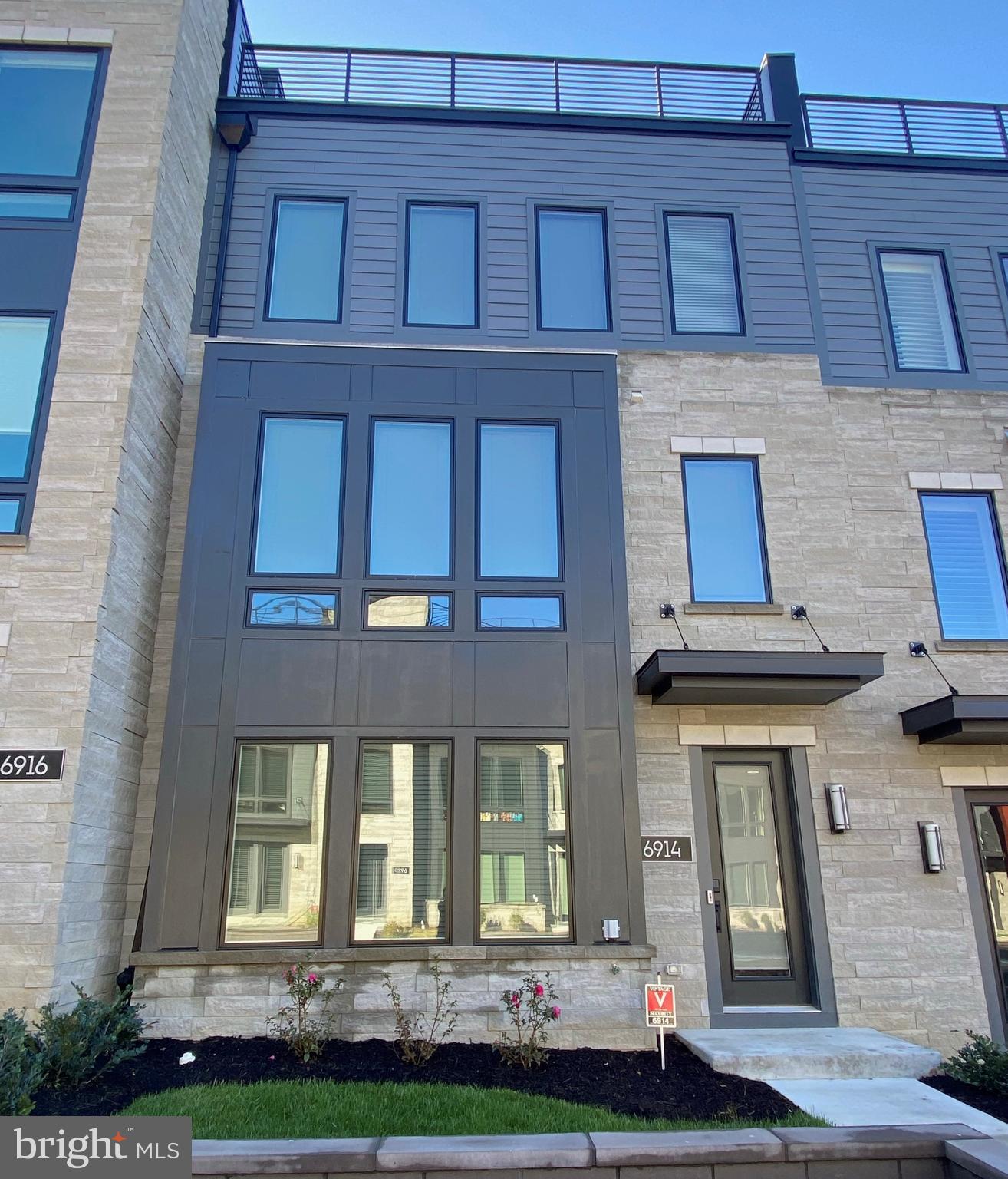 6914 Viceroy Aly