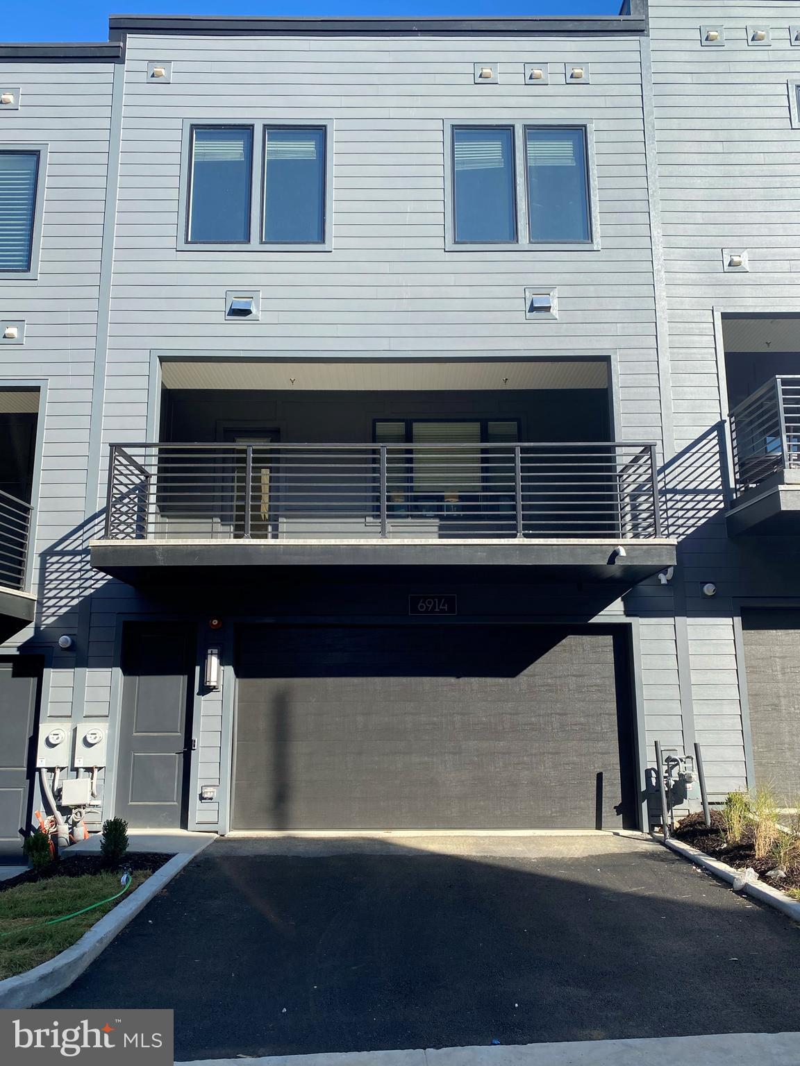 6914 Viceroy Aly