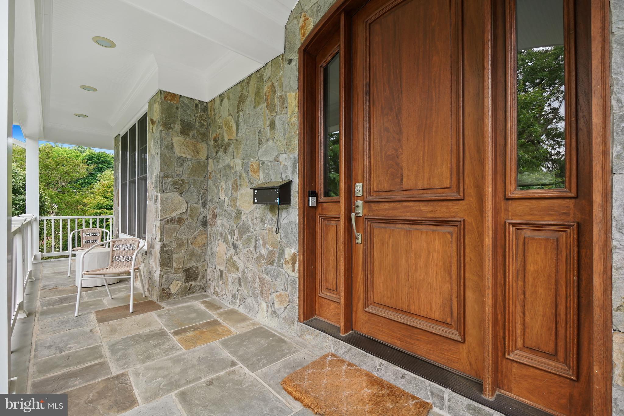 8502 Bradmoor Dr