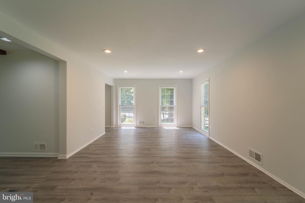 8611 BELLS MILL RD