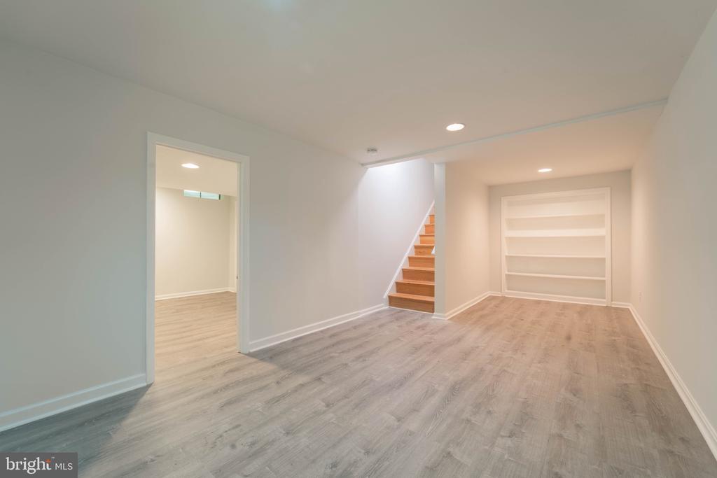 8611 BELLS MILL RD