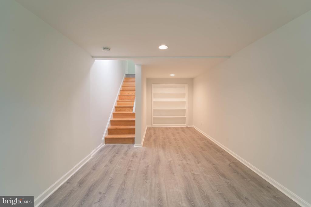 8611 BELLS MILL RD