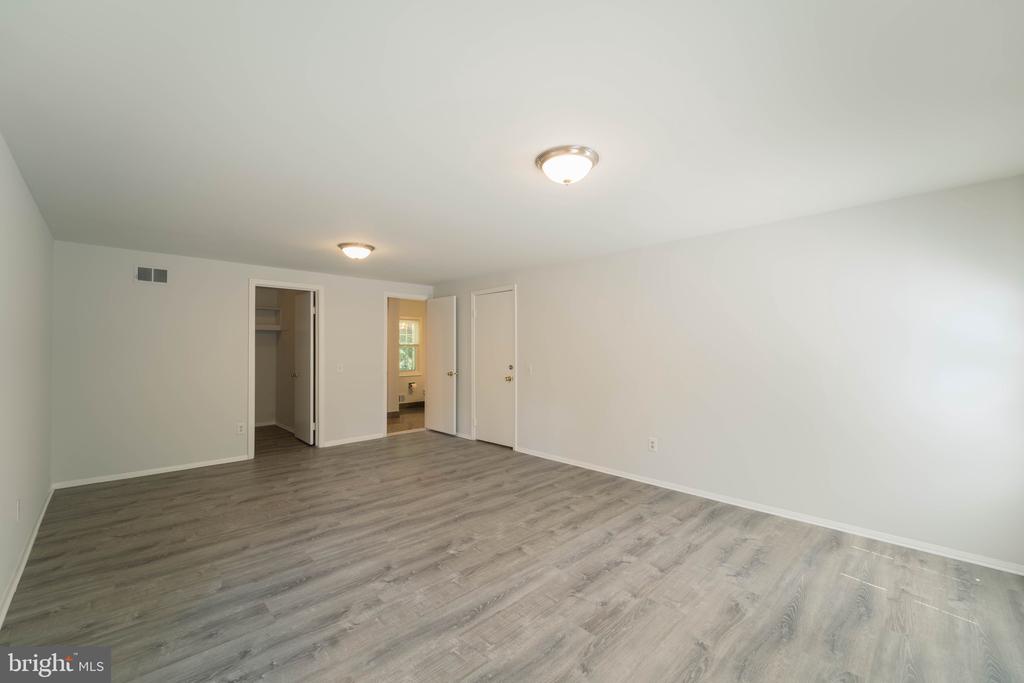 8611 BELLS MILL RD