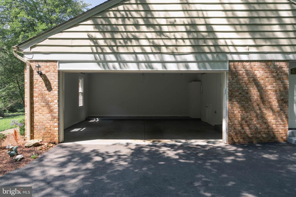 8611 BELLS MILL RD