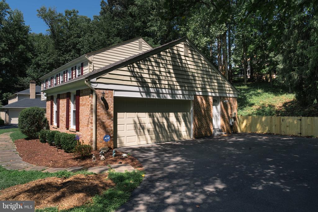 8611 BELLS MILL RD