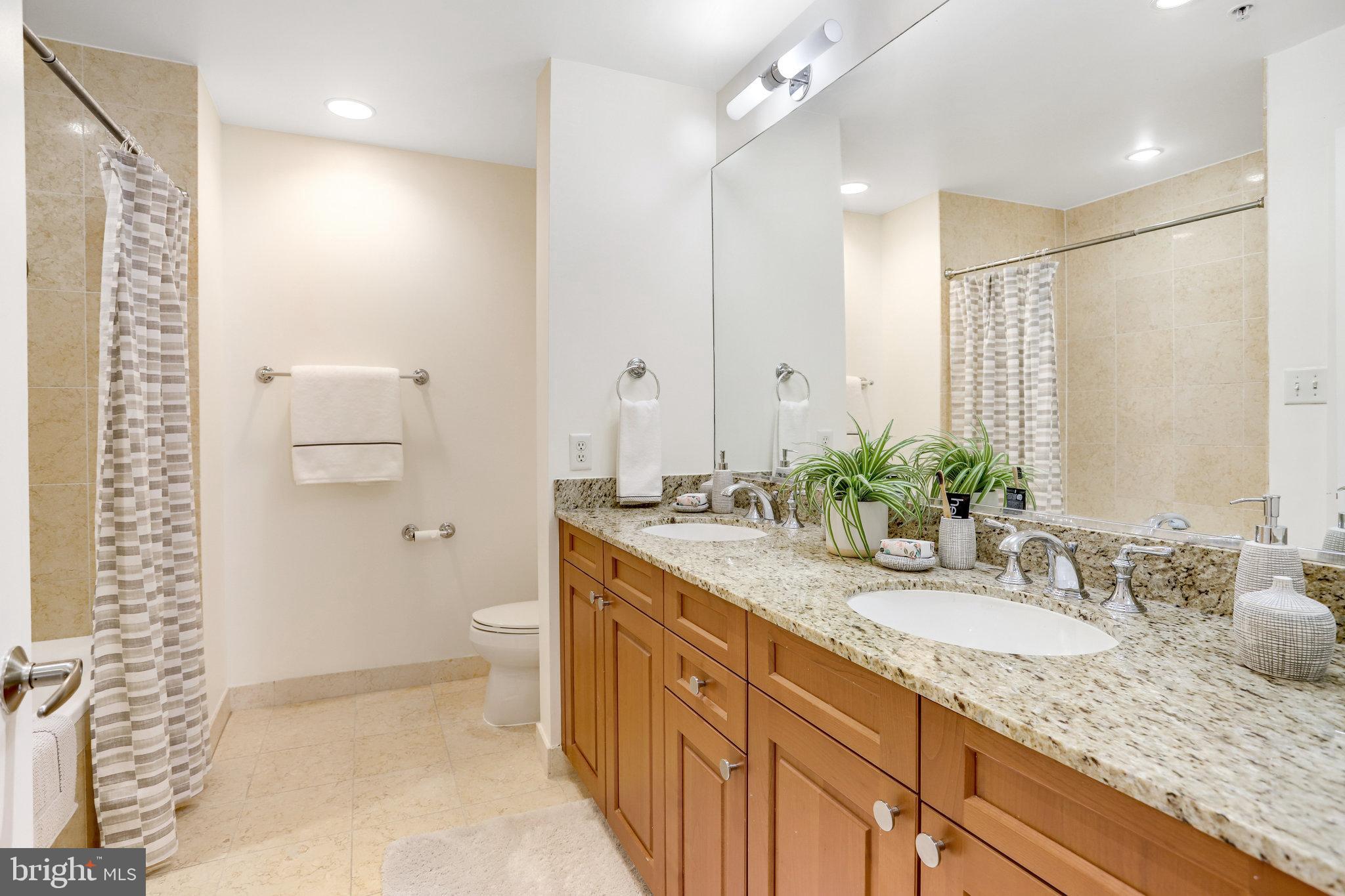 6820 Wisconsin #3008