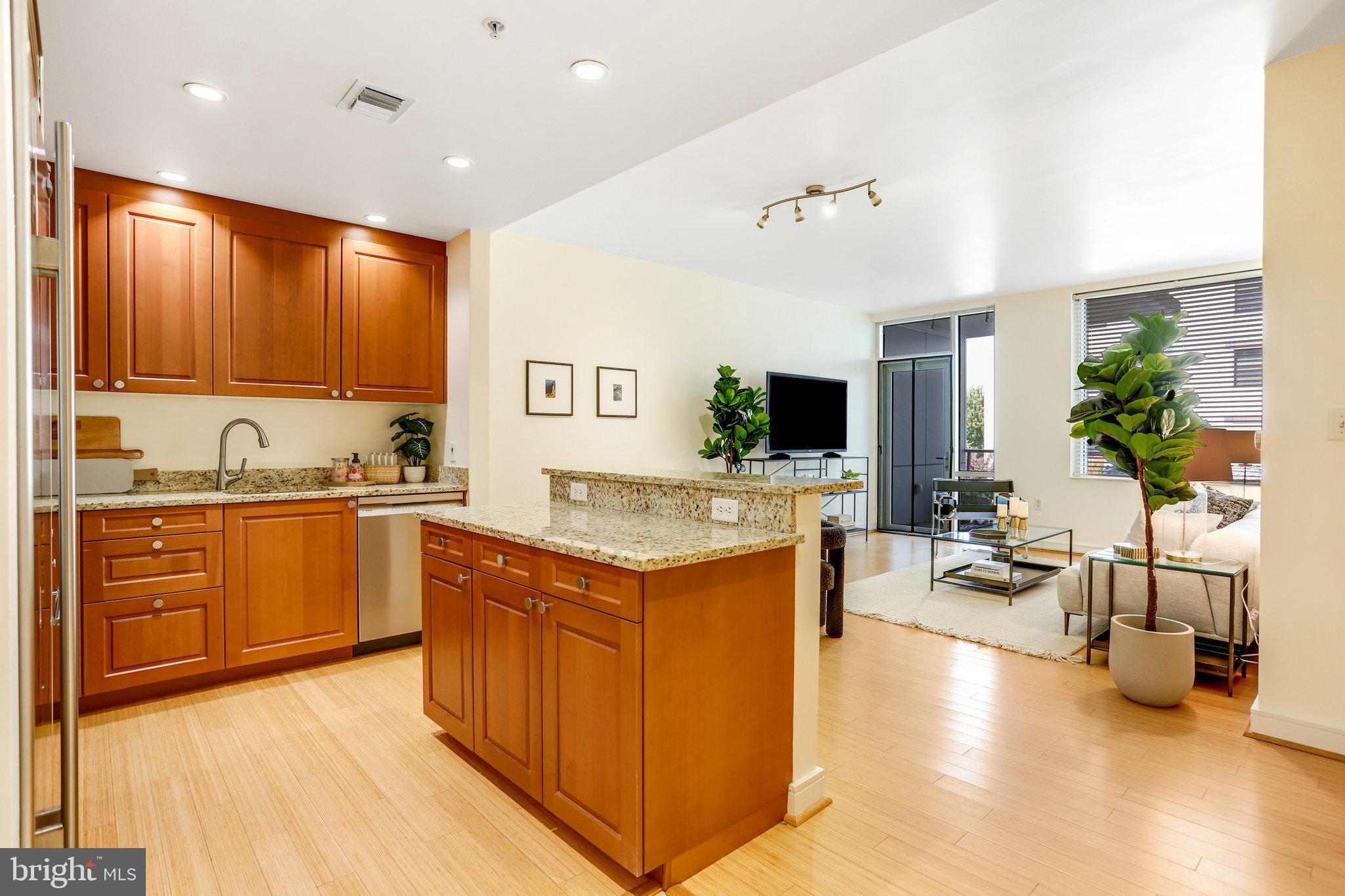 6820 Wisconsin #3008