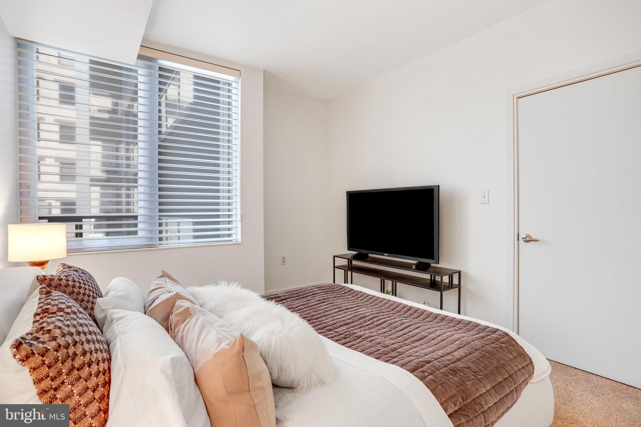 6820 Wisconsin #3008