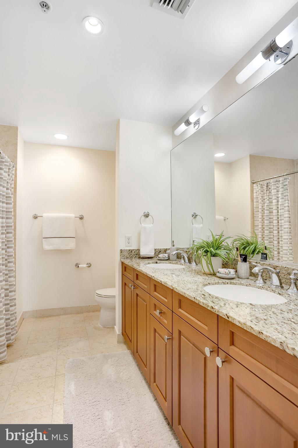 6820 Wisconsin #3008