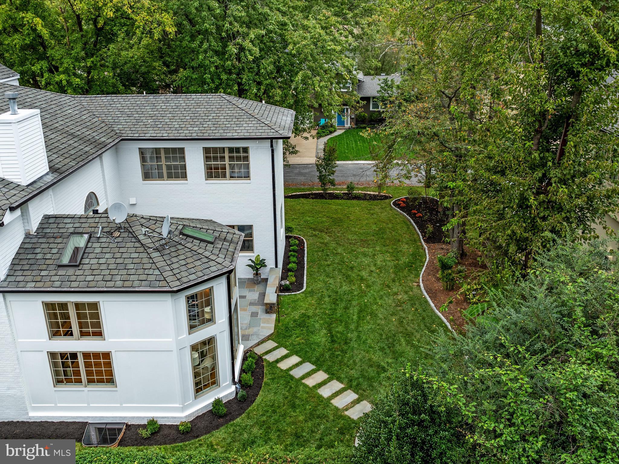 7605 Leesburg Dr