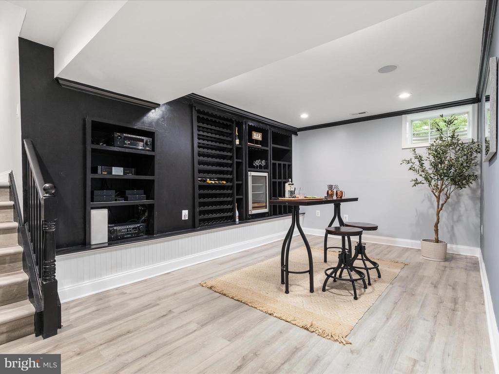 7605 Leesburg Dr