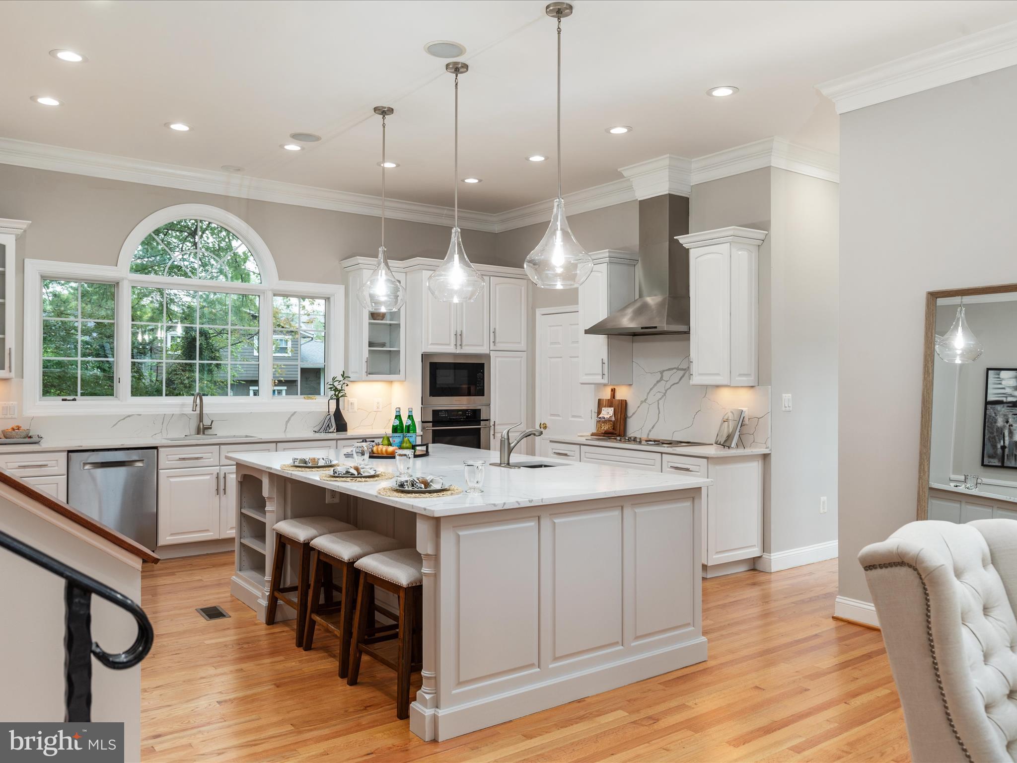 7605 Leesburg Dr