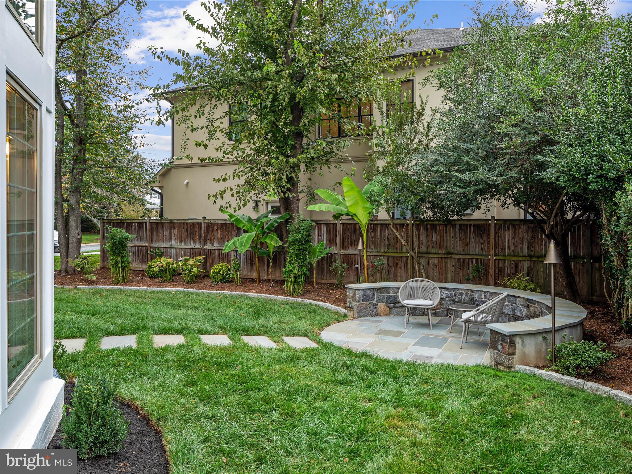 7605 Leesburg Dr