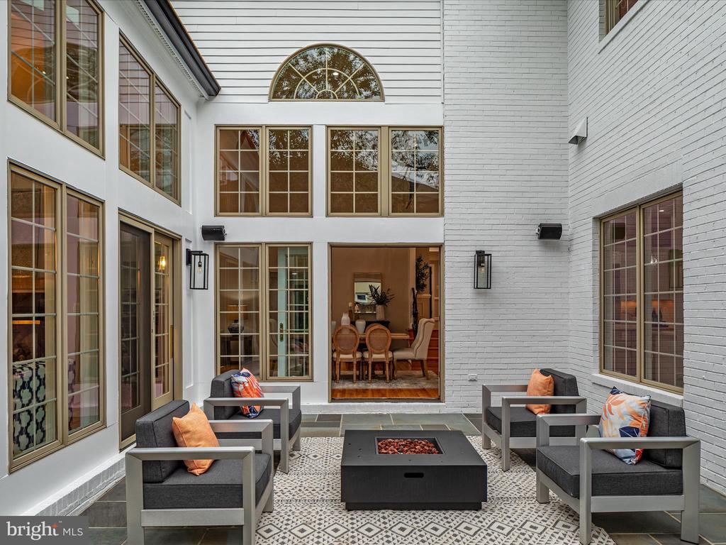 7605 Leesburg Dr