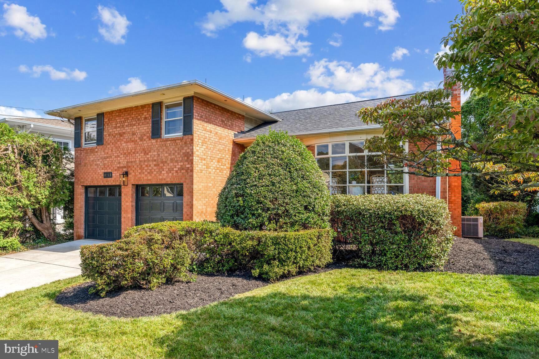 8713 Bradmoor Dr
